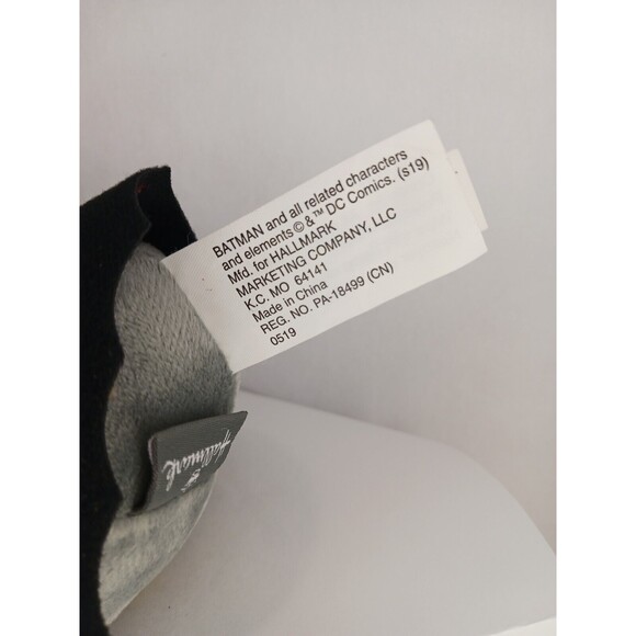 Hallmark Fluffball Black Batman DC Comics NWT Plush Ornament Decoration HTF - Picture 6 of 9